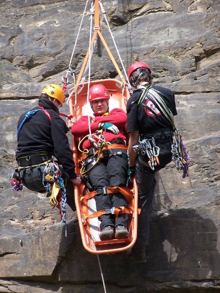 Evacuation civière verticale vers le bas