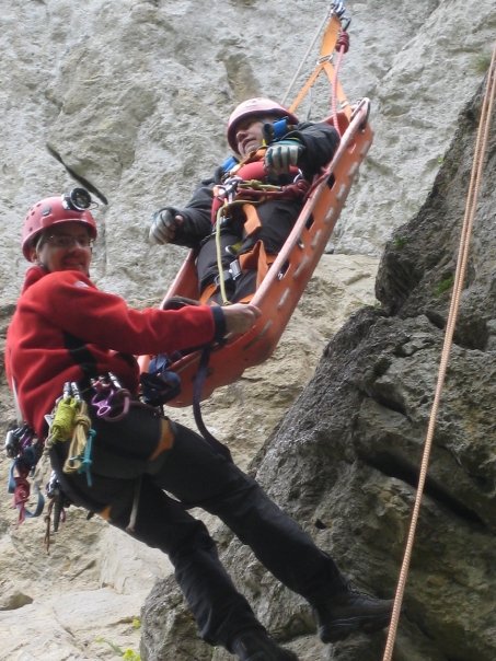 Evacuation en civière verticale vers le bas